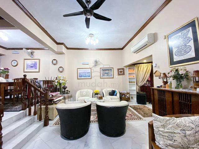 2.5 Storey Terrace House TTDI KL 1