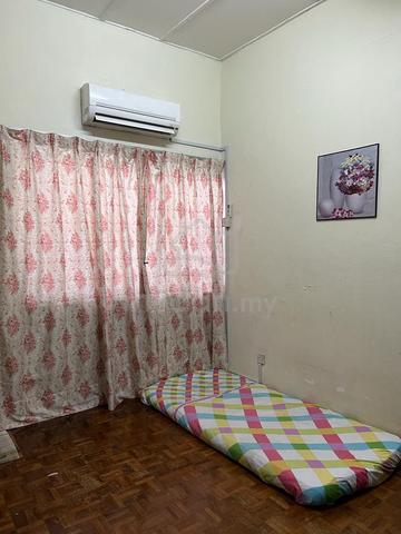 Room for rent Puchong Jaya - Female  only 1