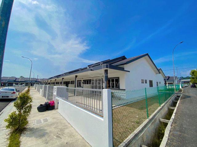 Rumah Teres Setingkat End Lot Freehold Untuk Dijual 1
