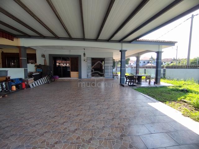 FREEHOLD Corner Facing field Double Storey Terrace house Klebang 1