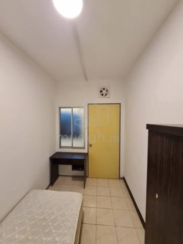 Male Single Room @ Vista Komanwel C, Bukit Jalil near LRT 1