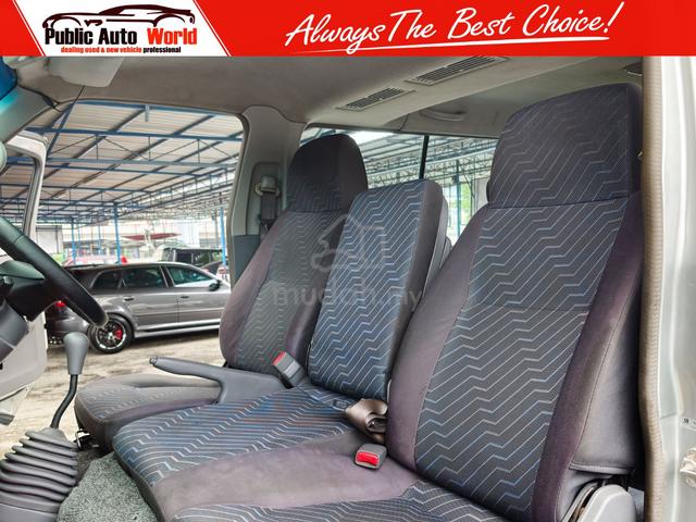Toyota HIACE 2.8 (M) WINDOW VAN 12 SEATER WARRANTY - 4