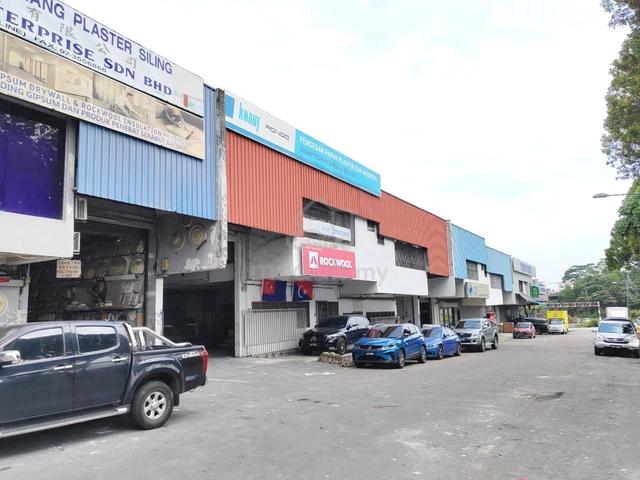 JALAN SEROJA, JOHOR JAYA, 40x100FT 1.5-Storey Terrace Factory FOR RENT 1