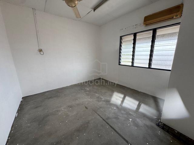 2 storey house @jalan dato yusuf shahbuddin taman sentosa Klang 1