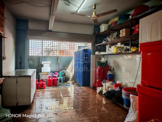 Gombak freehold corner shoplot with cool room sales near mrr2 ldp duke 1