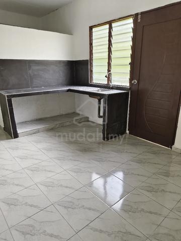 Rumah Sewa — SABAK AWOR / JALAN BAKARIAH, MUAR  1