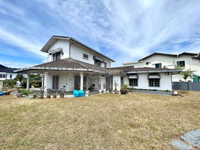 (CORNER LOT) TANAH BESAR BUNGALOW 2 Storey Taman Ampang Jaya 1