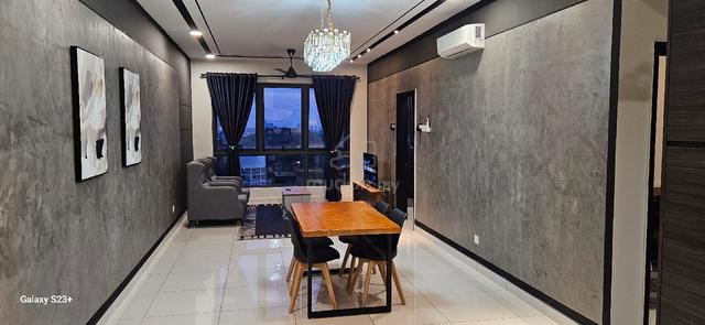 Malay Lady Only - Master Bedroom Queen Bed 150m from MRT2 1