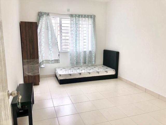 MEDIUM BED FOR MALE – Pangsapuri De Bayu, Setia Alam Sewa All in 570 1