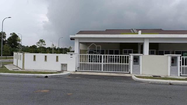 Brand new single storey Semi-D In Lukut Chuah For Sale 1