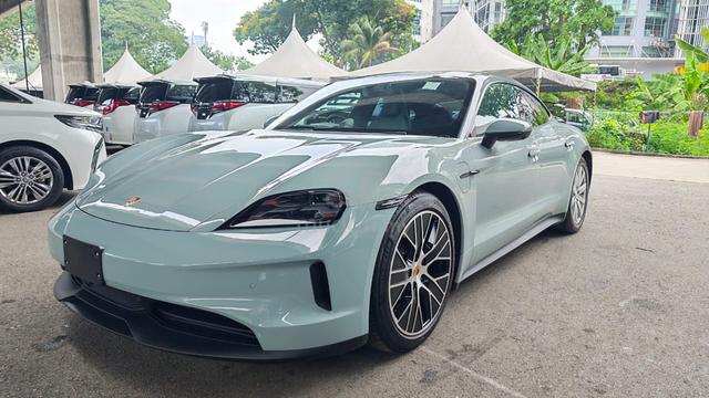 2024 Porsche TAYCAN 1.0 - NFL (A)MOONROOF-5Y WRNTY - 3