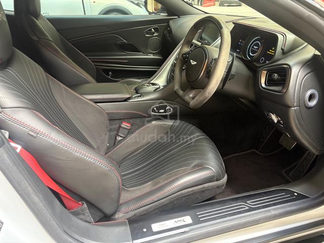 2018 Aston Martin DB11 5.2 V12 (25K KM) - 5