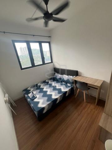 M Vertica Middle Room For Rent, Female Only 1