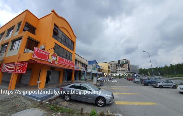 Seremban 2 Lake view Square 26x80 facing mainroad Hightraffic freehold 2