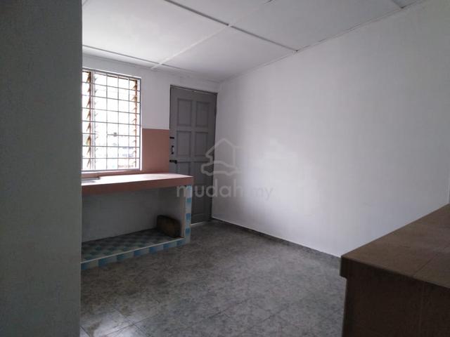 Taman Tas , Rumah Kos rendah 175k ,Got tenant now 4