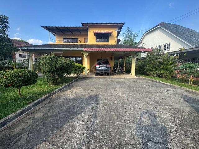Banglo Kg Melayu, Kluang 1