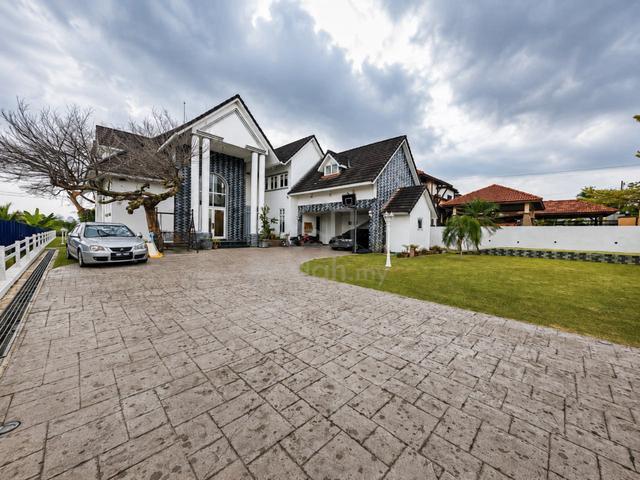 Double Storey BUNGALOW, Bangi Golf Resort, Bandar Baru Bangi 1