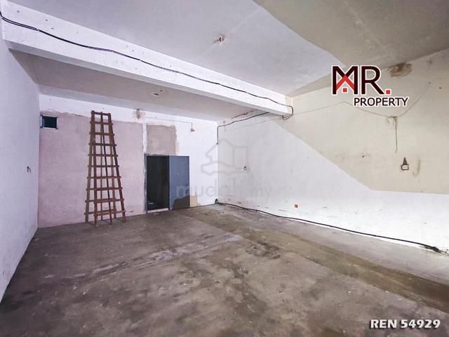 PRIME AREA Double Storey Shop Lot Bandar Amanjaya FOR SALE 1