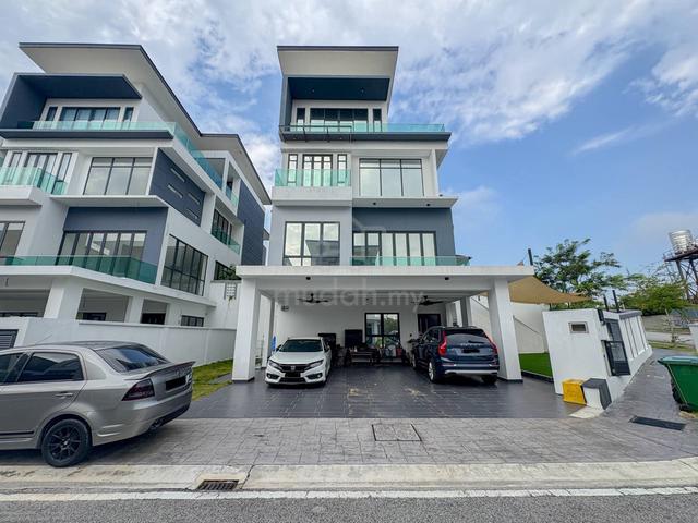 CORNER LOT Bungalow House KGSAAS Seksyen 13 Villa Elemen 1