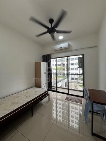Residensi Hijauan Ready Move Balcony Master Middle Small Shah Alam KTM 1