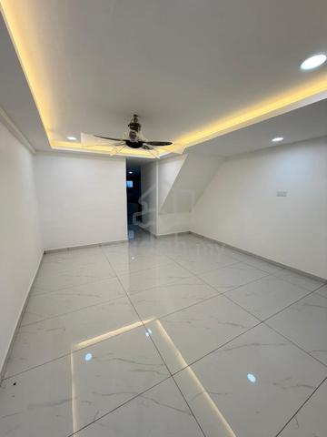 Jalan Permas 2/5, Permas Jaya, 2 storey fullly renovation.full loan. 1