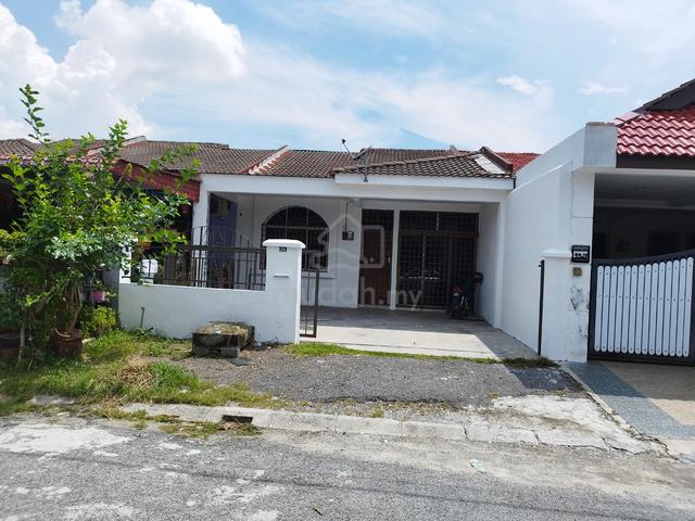 Single storey freehold terrace house for sale in Chemor, Ipoh. 1