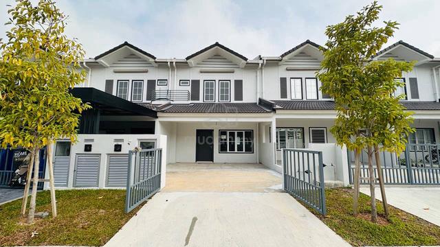 Double Storey Rosalia @ M Senyum Bandar Baru Salak Tinggi 1