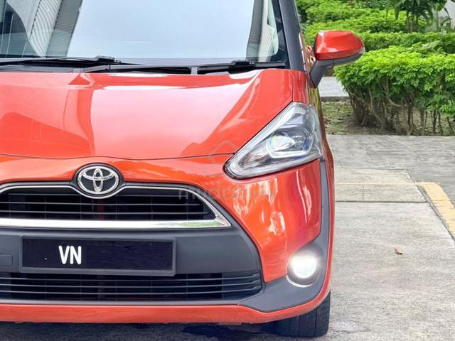 Toyota SIENTA 1.5 V RevCam 7Seat 2PwrDoor OriPaint - 5