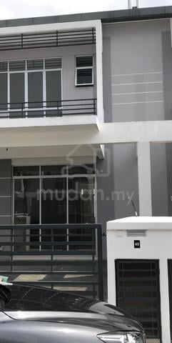 Freehold Double Storey Taman Idaman Bangi 1