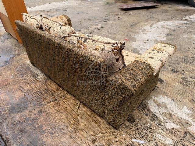 7ft Fabric Deep Sofa 3 Seater - photo 4 of 5