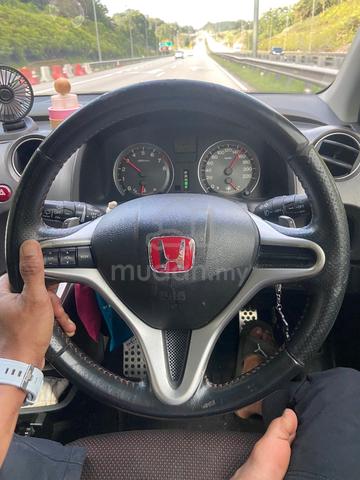 Honda Stream 2012 - 2