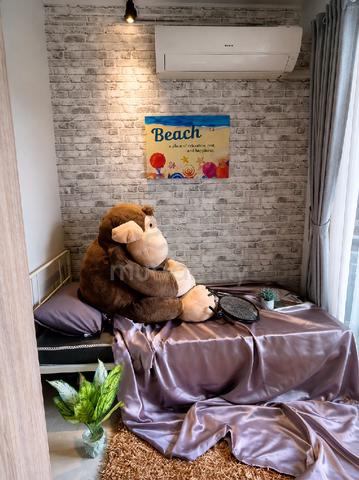 Small Balcony Room Fully Furnished R&F Phase 1 Near CIQ Johor Bahru 1