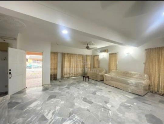 2.0-Sty House (Corner lot) usj 24, subang jaya 1