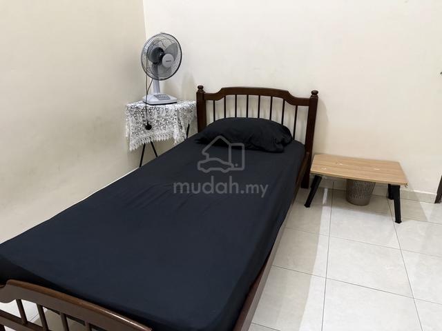 Bilik Sewa Perempuan Single Bed Kertih 1
