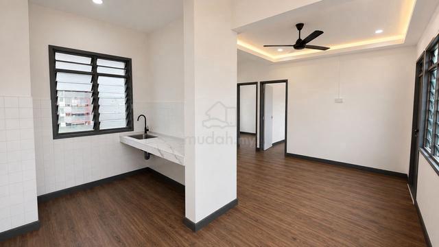 Flat Taman Perling 1