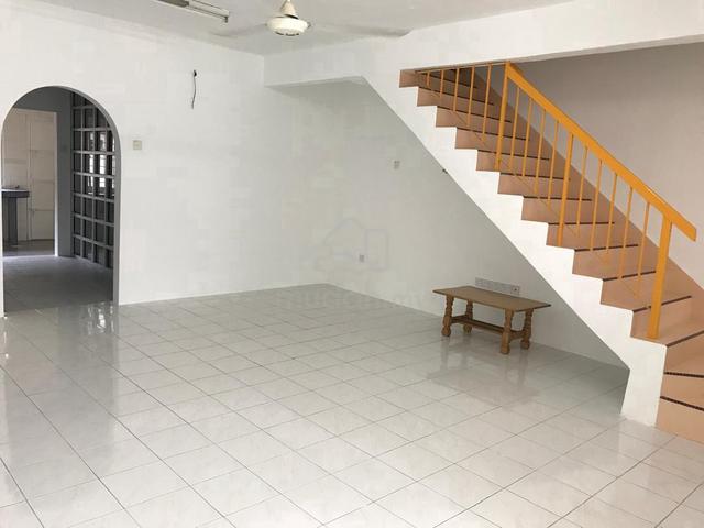 New paint n refurbish Freehold 2 Storey Extent Kajang Tmn Mulia 1