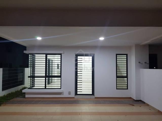 Setia 3- End Lot 2-Storey Terraced House For Rent 1