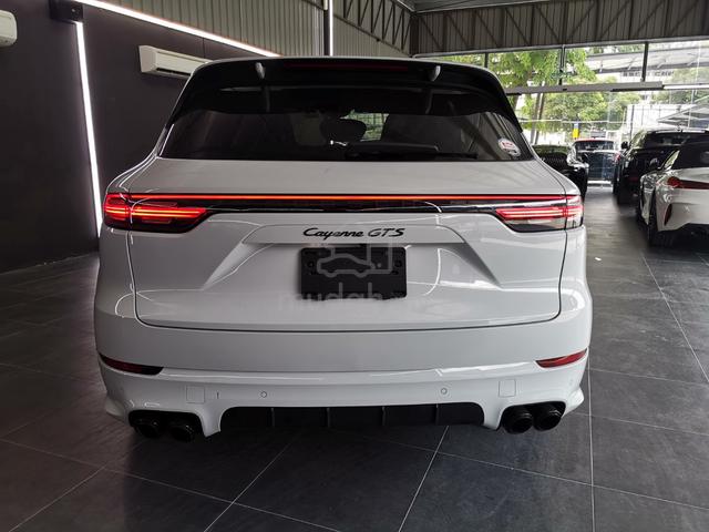 2022 Porsche CAYENNE 4.0 GTS V8 SUV - 4