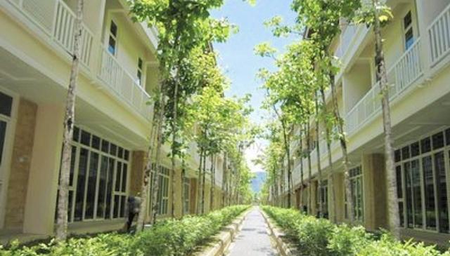 Jelutong landed house MASTER BEDROOM 1
