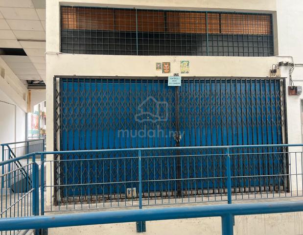 Shop lot for sale at Kangkar Pulai 1