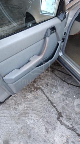 1995 Mercedes Benz 230E 2.3 (A) - 5
