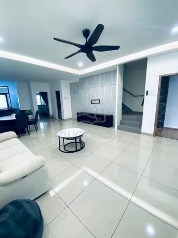 House For Rent / Mutiara Rini / Jalan Utama / 2 Storey Terrace / Jb 1