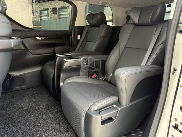 2022 Alphard SC ( Sunroof , BSM , DIM , TV) OFFER - 5