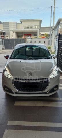 Peugeot 208 Turbo 1.2 Direct Owner - 3