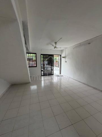 Cheap / Johor Jaya / Double Storey Low Cost / Renovated Unit 1