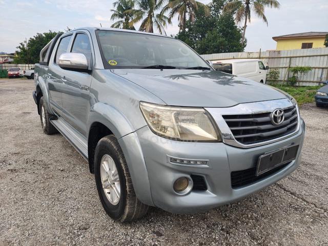 2013 Toyota HILUX 2.5 G VNT FACELIFT (A) - 1