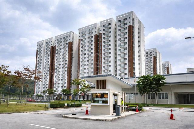 De Bayu Apartment 1