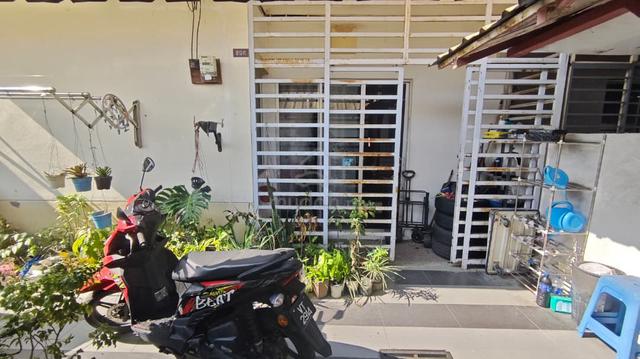 Selangor Puchong Leasehold Cluster House For Sale 1