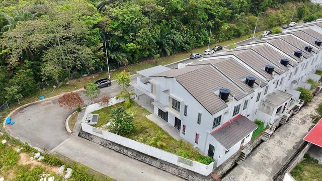 CORNER LOT & FACING OPEN ‼️ 2 Storey Tiara SENDAYAN Presint 2 , Labu 1