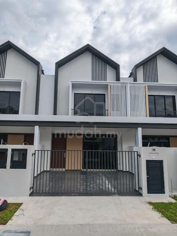Laman Permata Bandar Dato Onn 2 Storey Terrace House